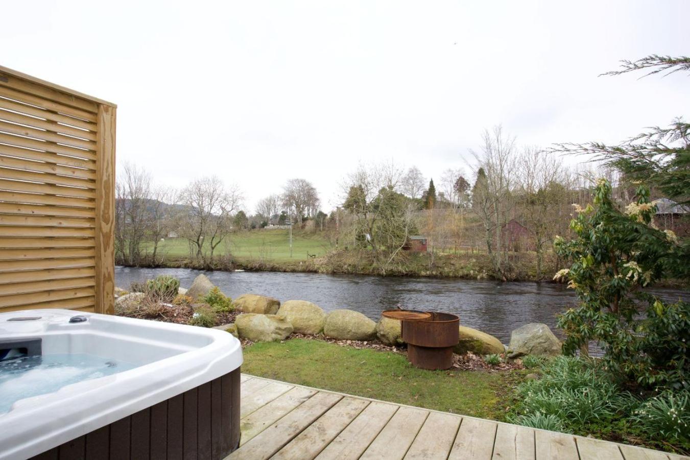 Braidhaugh Holiday Lodge And Glamping Park Крифф Экстерьер фото